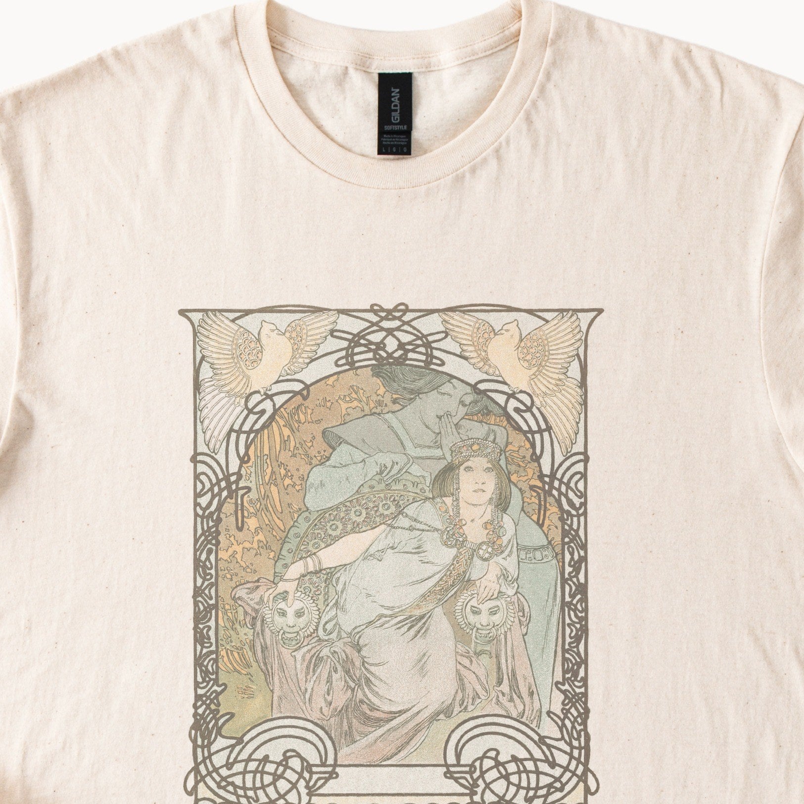 Alphonse Mucha — Ilsée, Princesse de Tripoli (1897) Vintage Art Nouveau Illustration Tee