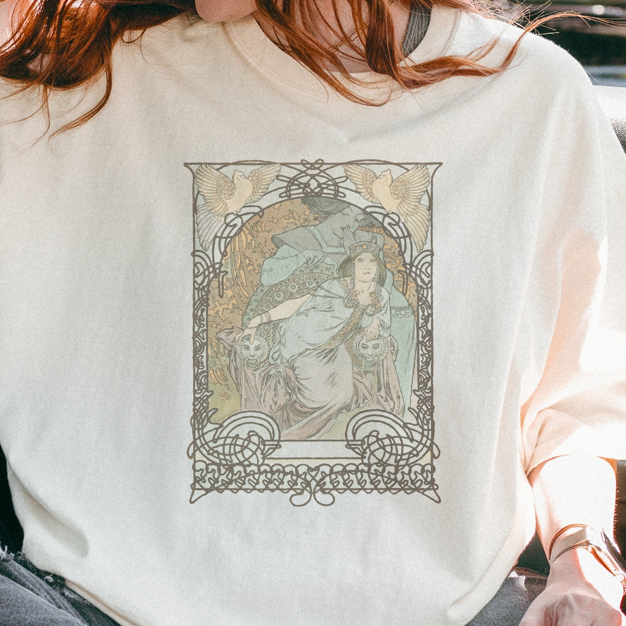Alphonse Mucha — Ilsée, Princesse de Tripoli (1897) Vintage Art Nouveau Tee