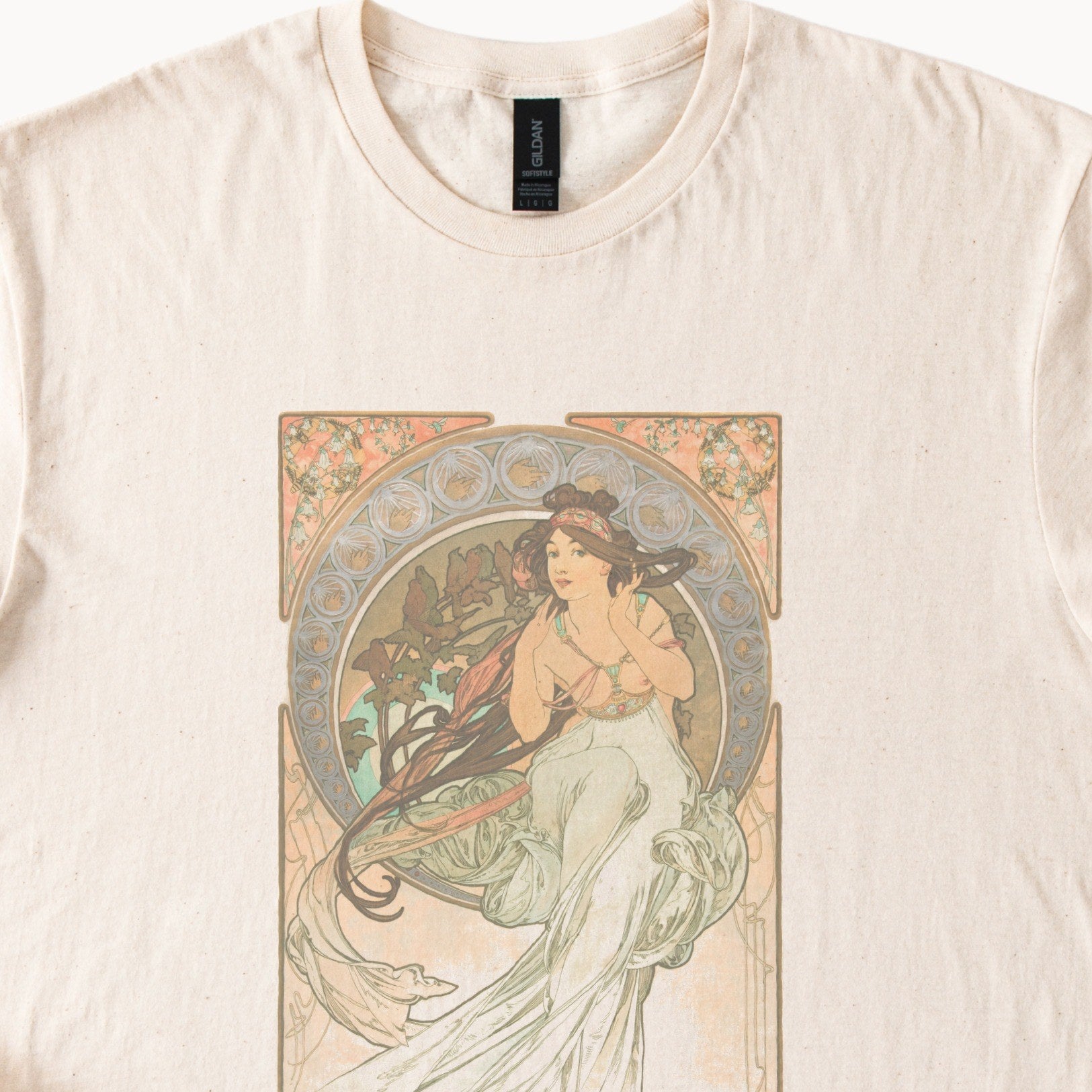Alphonse Mucha — Music (Les Arts) (1898) Vintage Art Nouveau Tee