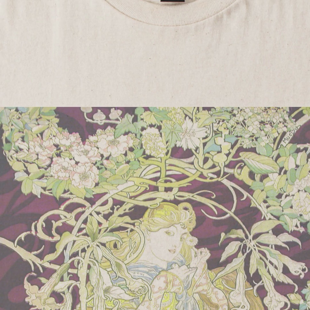Alphonse Mucha — Femme à marguerite (Woman with Daisy, ca. 1898–1900) Art Nouveau Tee